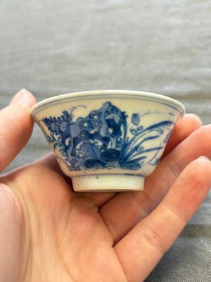 A large collection of 25 sets of Chinese blue, white and Imari-style cups and saucers, Kangxi/Qianlong — foto 151