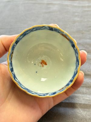 A large collection of 25 sets of Chinese blue, white and Imari-style cups and saucers, Kangxi/Qianlong — foto 165