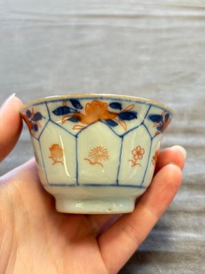 A large collection of 25 sets of Chinese blue, white and Imari-style cups and saucers, Kangxi/Qianlong — foto 169