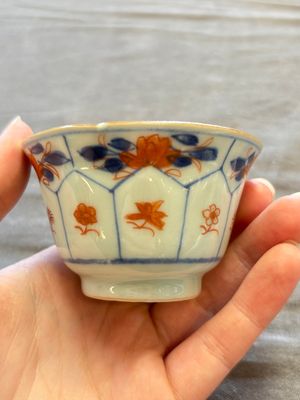 A large collection of 25 sets of Chinese blue, white and Imari-style cups and saucers, Kangxi/Qianlong — foto 171