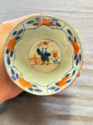 A large collection of 25 sets of Chinese blue, white and Imari-style cups and saucers, Kangxi/Qianlong — foto 173