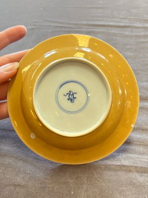 A large collection of 25 sets of Chinese blue, white and Imari-style cups and saucers, Kangxi/Qianlong — foto 184