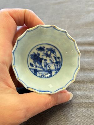 A large collection of 25 sets of Chinese blue, white and Imari-style cups and saucers, Kangxi/Qianlong — foto 197