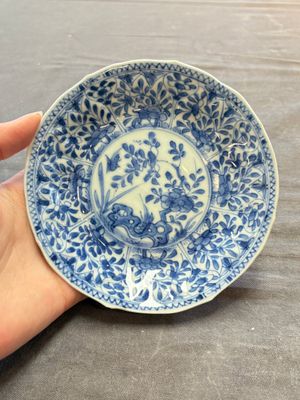 A large collection of 25 sets of Chinese blue, white and Imari-style cups and saucers, Kangxi/Qianlong — foto 3