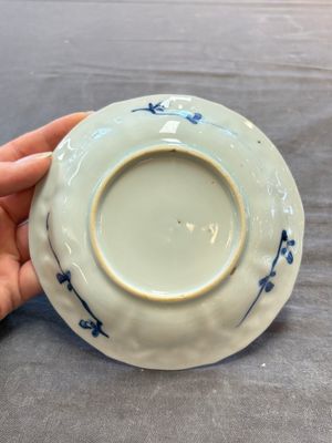 A large collection of 25 sets of Chinese blue, white and Imari-style cups and saucers, Kangxi/Qianlong — foto 4