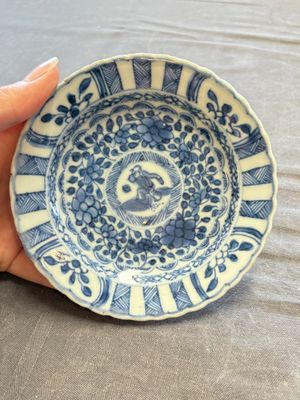 A large collection of 25 sets of Chinese blue, white and Imari-style cups and saucers, Kangxi/Qianlong — foto 77
