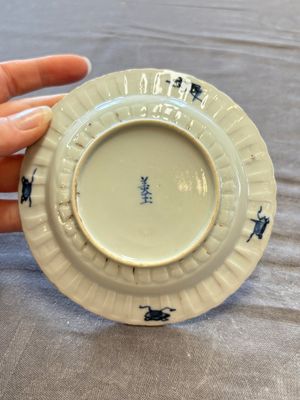 A large collection of 25 sets of Chinese blue, white and Imari-style cups and saucers, Kangxi/Qianlong — foto 78