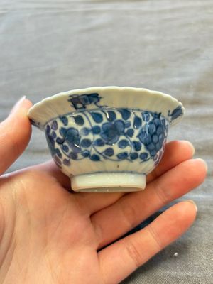 A large collection of 25 sets of Chinese blue, white and Imari-style cups and saucers, Kangxi/Qianlong — foto 100