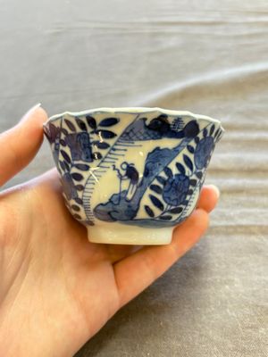 A large collection of 33 Chinese blue, white and Imari-style cups and 43 saucers, 17/19th C. — 照片 107