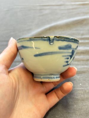 A large collection of 33 Chinese blue, white and Imari-style cups and 43 saucers, 17/19th C. — 照片 124