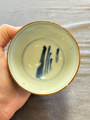 A large collection of 33 Chinese blue, white and Imari-style cups and 43 saucers, 17/19th C. — 照片 127