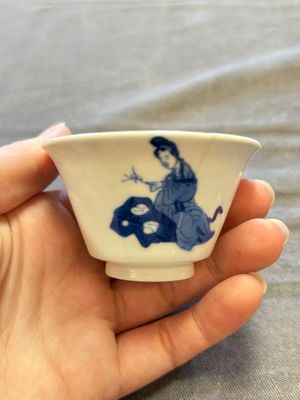 A large collection of 33 Chinese blue, white and Imari-style cups and 43 saucers, 17/19th C. — 照片 137