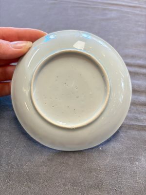 A large collection of 33 Chinese blue, white and Imari-style cups and 43 saucers, 17/19th C. — 照片 14