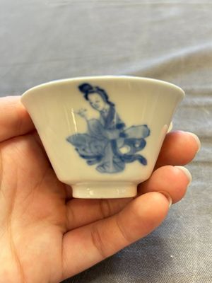 A large collection of 33 Chinese blue, white and Imari-style cups and 43 saucers, 17/19th C. — 照片 142