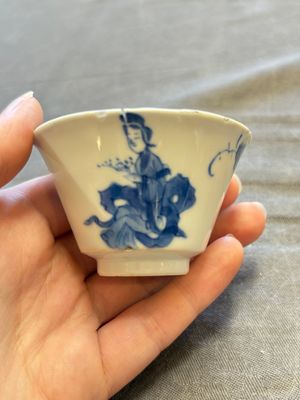 A large collection of 33 Chinese blue, white and Imari-style cups and 43 saucers, 17/19th C. — 照片 146