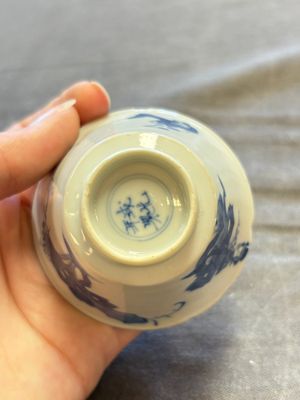 A large collection of 33 Chinese blue, white and Imari-style cups and 43 saucers, 17/19th C. — 照片 150