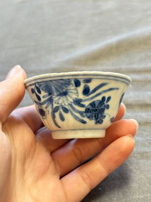 A large collection of 33 Chinese blue, white and Imari-style cups and 43 saucers, 17/19th C. — 照片 152