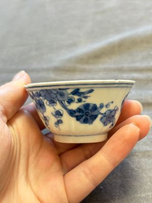 A large collection of 33 Chinese blue, white and Imari-style cups and 43 saucers, 17/19th C. — 照片 154