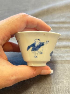 A large collection of 33 Chinese blue, white and Imari-style cups and 43 saucers, 17/19th C. — 照片 174