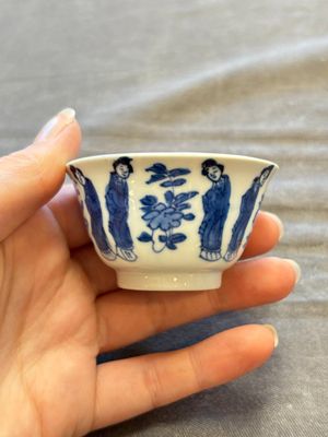 A large collection of 33 Chinese blue, white and Imari-style cups and 43 saucers, 17/19th C. — 照片 203