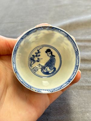 A large collection of 33 Chinese blue, white and Imari-style cups and 43 saucers, 17/19th C. — 照片 212