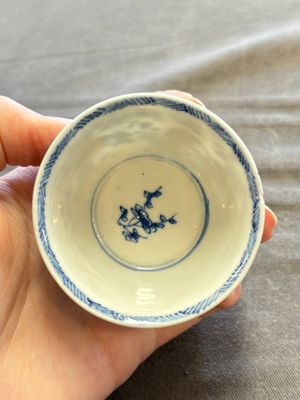 A large collection of 33 Chinese blue, white and Imari-style cups and 43 saucers, 17/19th C. — 照片 218