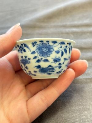 A large collection of 33 Chinese blue, white and Imari-style cups and 43 saucers, 17/19th C. — 照片 220
