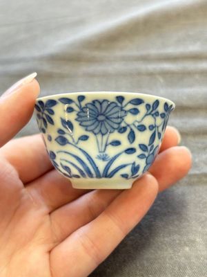 A large collection of 33 Chinese blue, white and Imari-style cups and 43 saucers, 17/19th C. — 照片 226