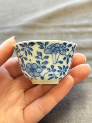 A large collection of 33 Chinese blue, white and Imari-style cups and 43 saucers, 17/19th C. — 照片 227