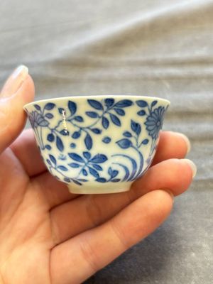 A large collection of 33 Chinese blue, white and Imari-style cups and 43 saucers, 17/19th C. — 照片 229