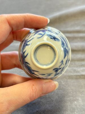A large collection of 33 Chinese blue, white and Imari-style cups and 43 saucers, 17/19th C. — 照片 237