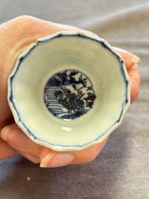 A large collection of 33 Chinese blue, white and Imari-style cups and 43 saucers, 17/19th C. — 照片 248