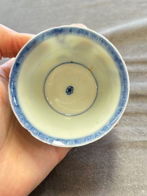 A large collection of 33 Chinese blue, white and Imari-style cups and 43 saucers, 17/19th C. — 照片 254