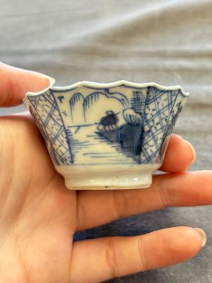 A large collection of 33 Chinese blue, white and Imari-style cups and 43 saucers, 17/19th C. — 照片 262