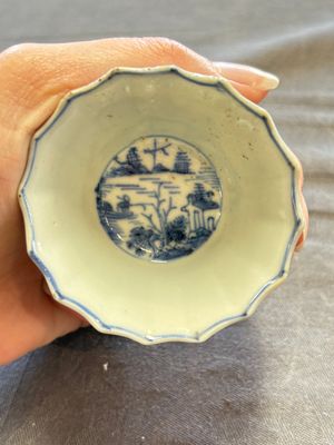 A large collection of 33 Chinese blue, white and Imari-style cups and 43 saucers, 17/19th C. — 照片 266