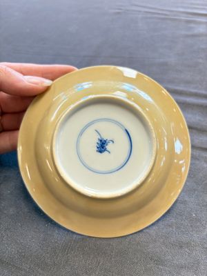 A large collection of 33 Chinese blue, white and Imari-style cups and 43 saucers, 17/19th C. — 照片 30