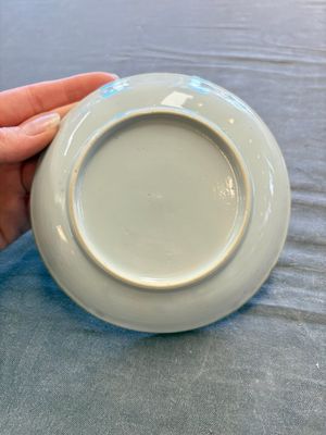 A large collection of 33 Chinese blue, white and Imari-style cups and 43 saucers, 17/19th C. — 照片 4