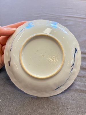 A large collection of 33 Chinese blue, white and Imari-style cups and 43 saucers, 17/19th C. — 照片 48