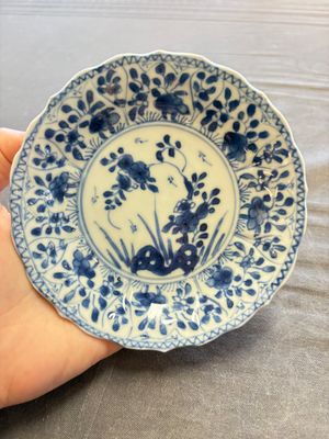 A large collection of 33 Chinese blue, white and Imari-style cups and 43 saucers, 17/19th C. — 照片 53