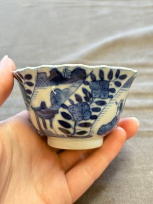 A large collection of 33 Chinese blue, white and Imari-style cups and 43 saucers, 17/19th C. — 照片 88