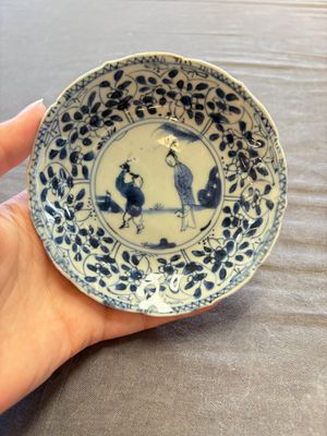 A large collection of 33 Chinese blue, white and Imari-style cups and 43 saucers, 17/19th C. — 照片 9