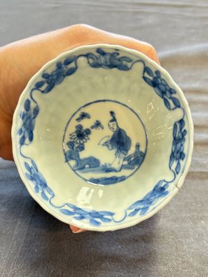 A large collection of 33 Chinese blue, white and Imari-style cups and 43 saucers, 17/19th C. — 照片 97