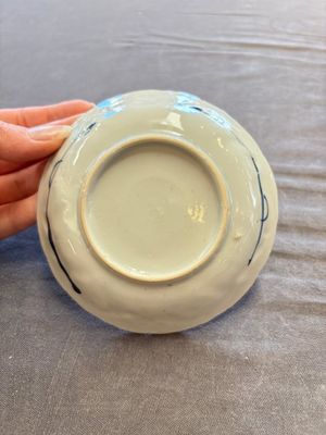 A large collection of 33 Chinese blue, white and Imari-style cups and 43 saucers, 17/19th C. — 照片 10