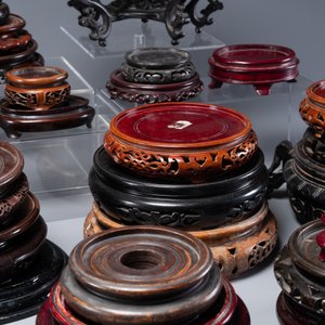 A large collection of 54 varied Chinese wooden stands, 19/20th C. — 照片 8