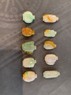 A large collection of 60 Chinese jadeite snuff bottles, 20th C. — photo 5