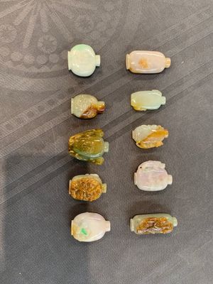 A large collection of 60 Chinese jadeite snuff bottles, 20th C. — photo 6
