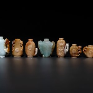 A large collection of 60 Chinese jadeite snuff bottles, 20th C. — photo 3