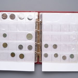 A large collection of 614 international coins, incl. coins from Germany, Norway, USA, UK, etc. — photo 27