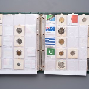 A large collection of 614 international coins, incl. coins from Germany, Norway, USA, UK, etc. — photo 44