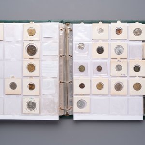 A large collection of 614 international coins, incl. coins from Germany, Norway, USA, UK, etc. — photo 45